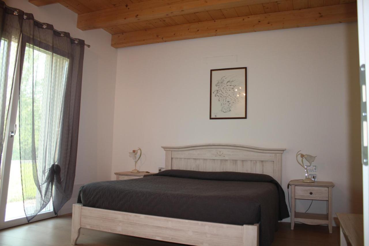 Elis' Rooms Sernaglia della Battaglia Luaran gambar