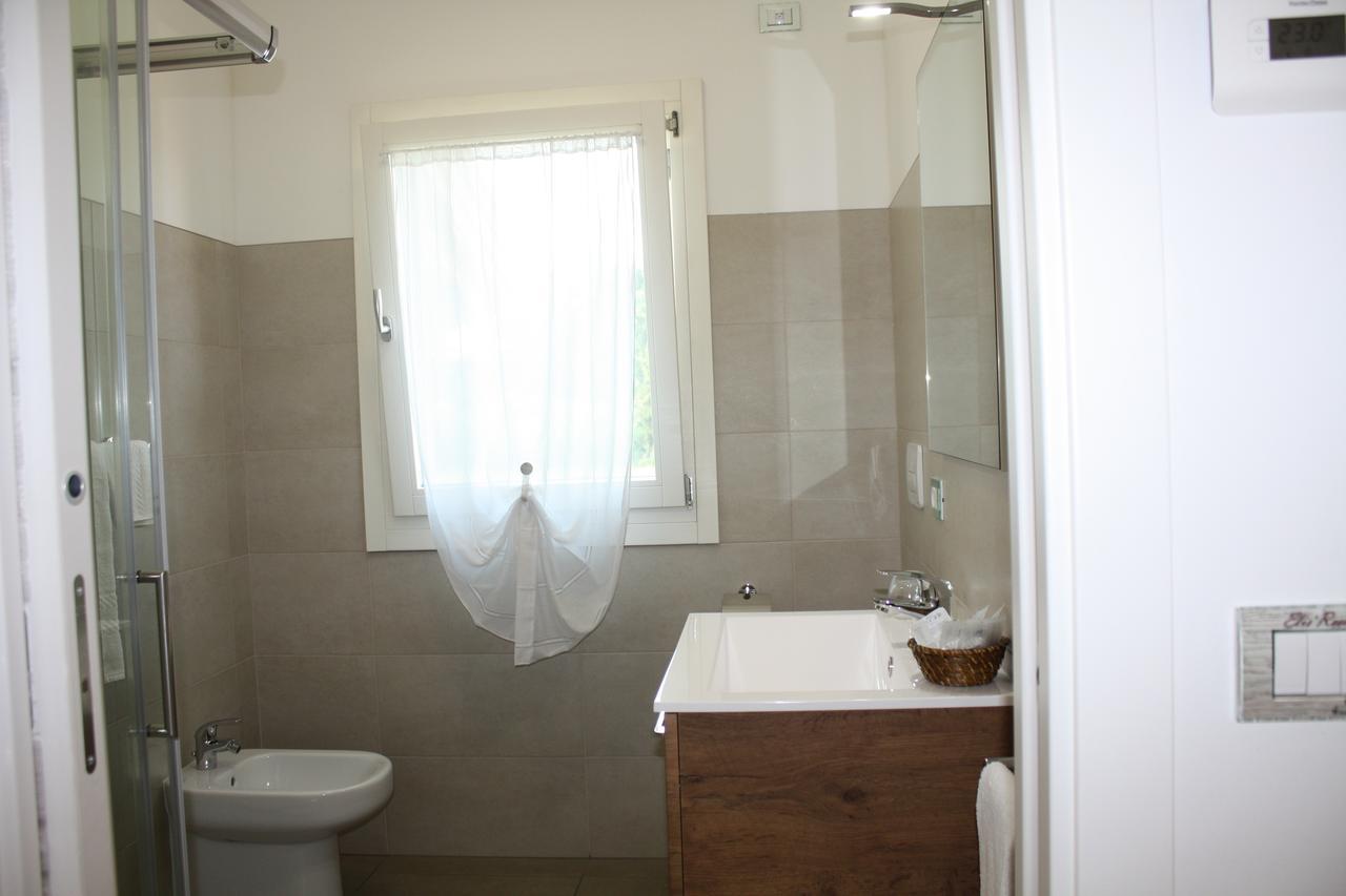 Elis' Rooms Sernaglia della Battaglia Luaran gambar