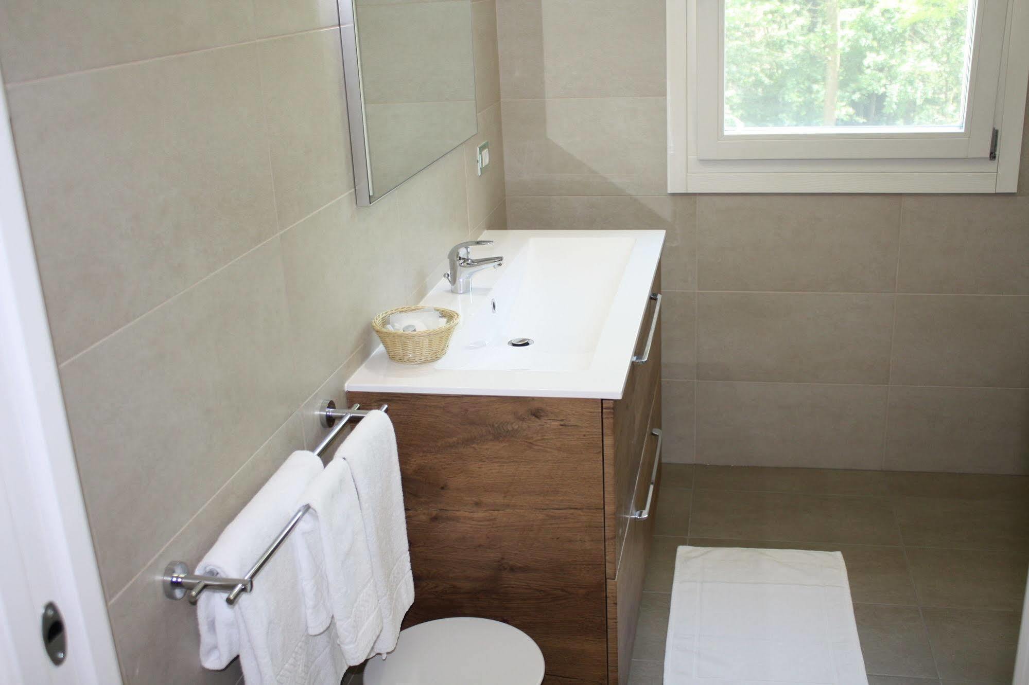 Elis' Rooms Sernaglia della Battaglia Luaran gambar